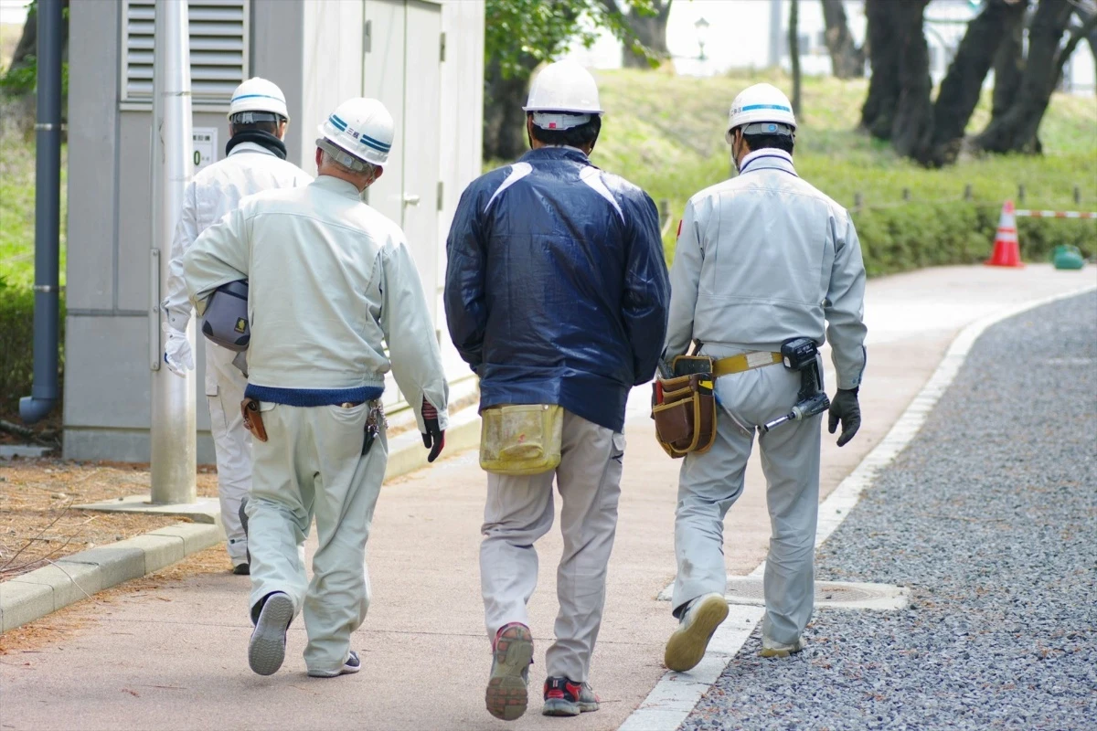 現場へ向かう株式会社ミヤテックのスタッフ